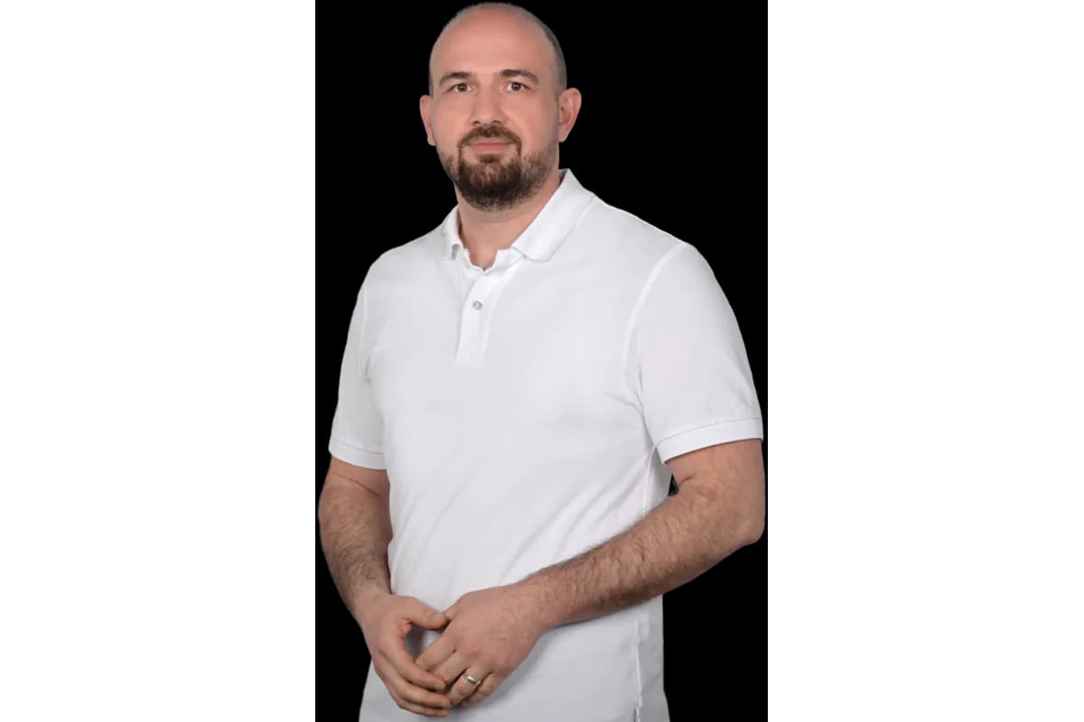 الدكتور وجدي لاوند 2