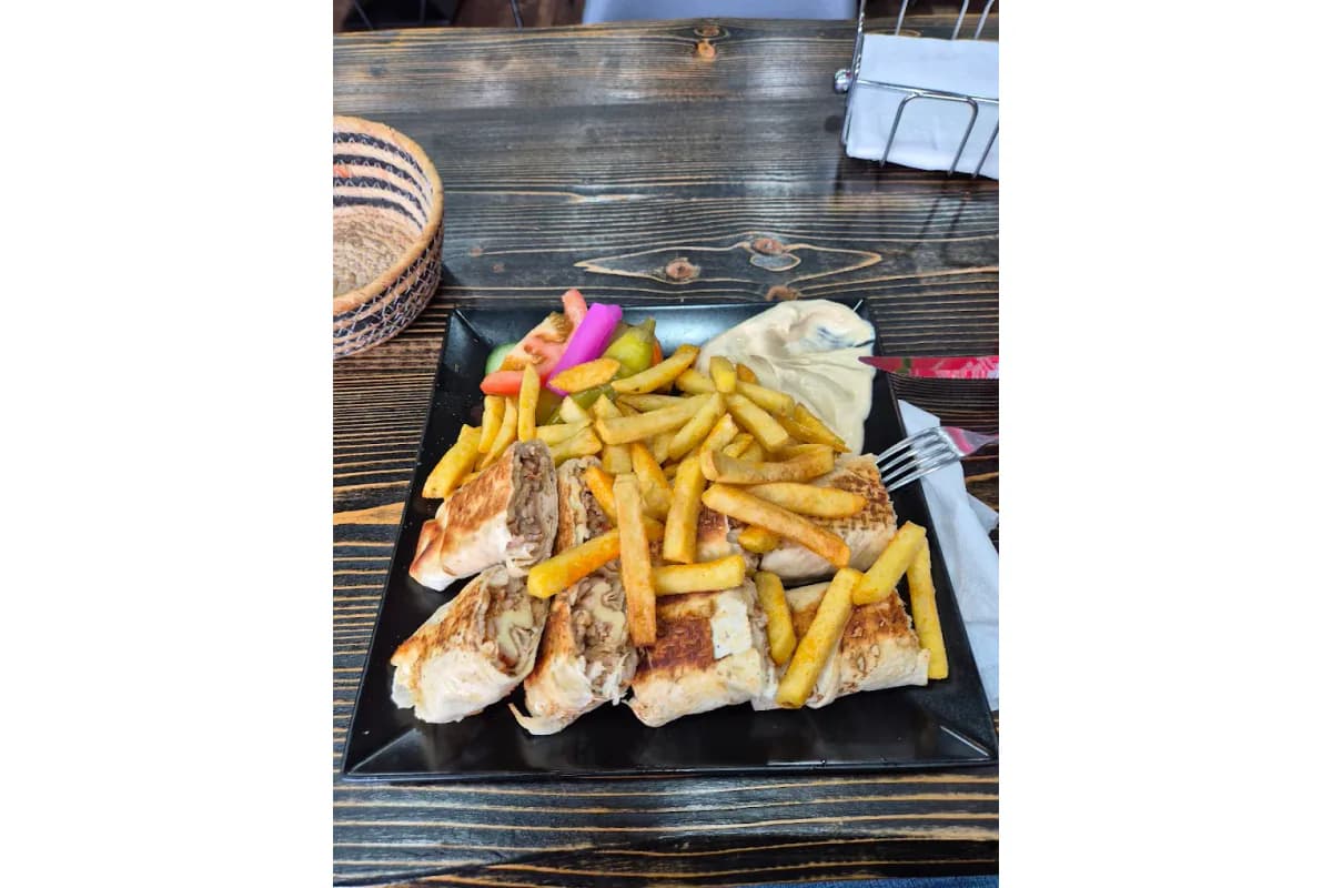 Arabi Restaurant مطعم العربي 2