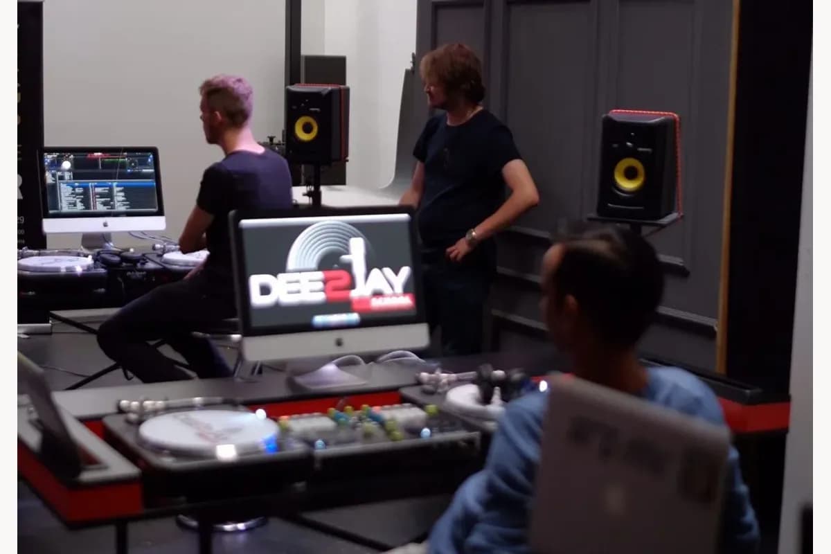 DEE2JAY DJ School 2