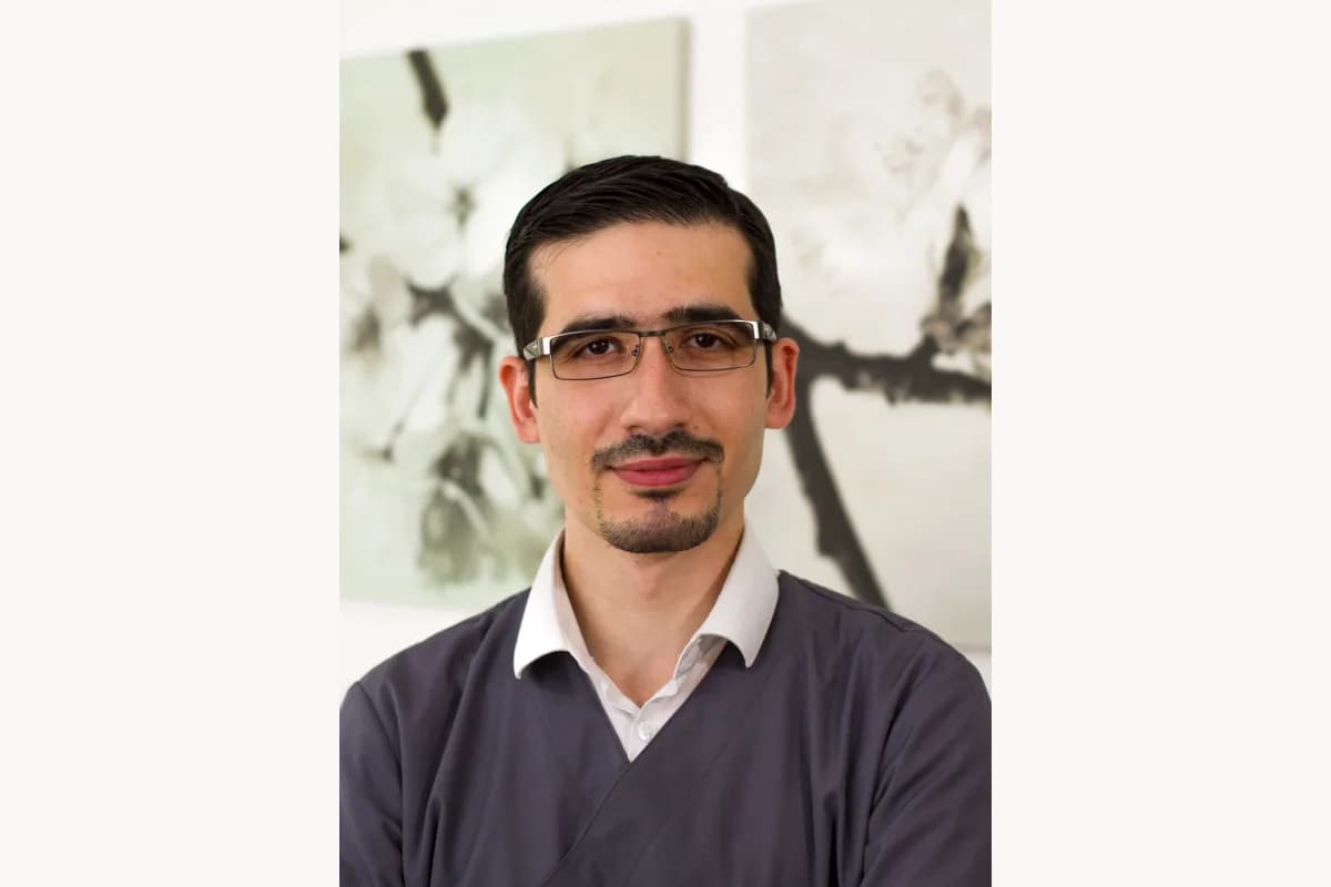 عيادة طبيب الأسنان يومن الغصين