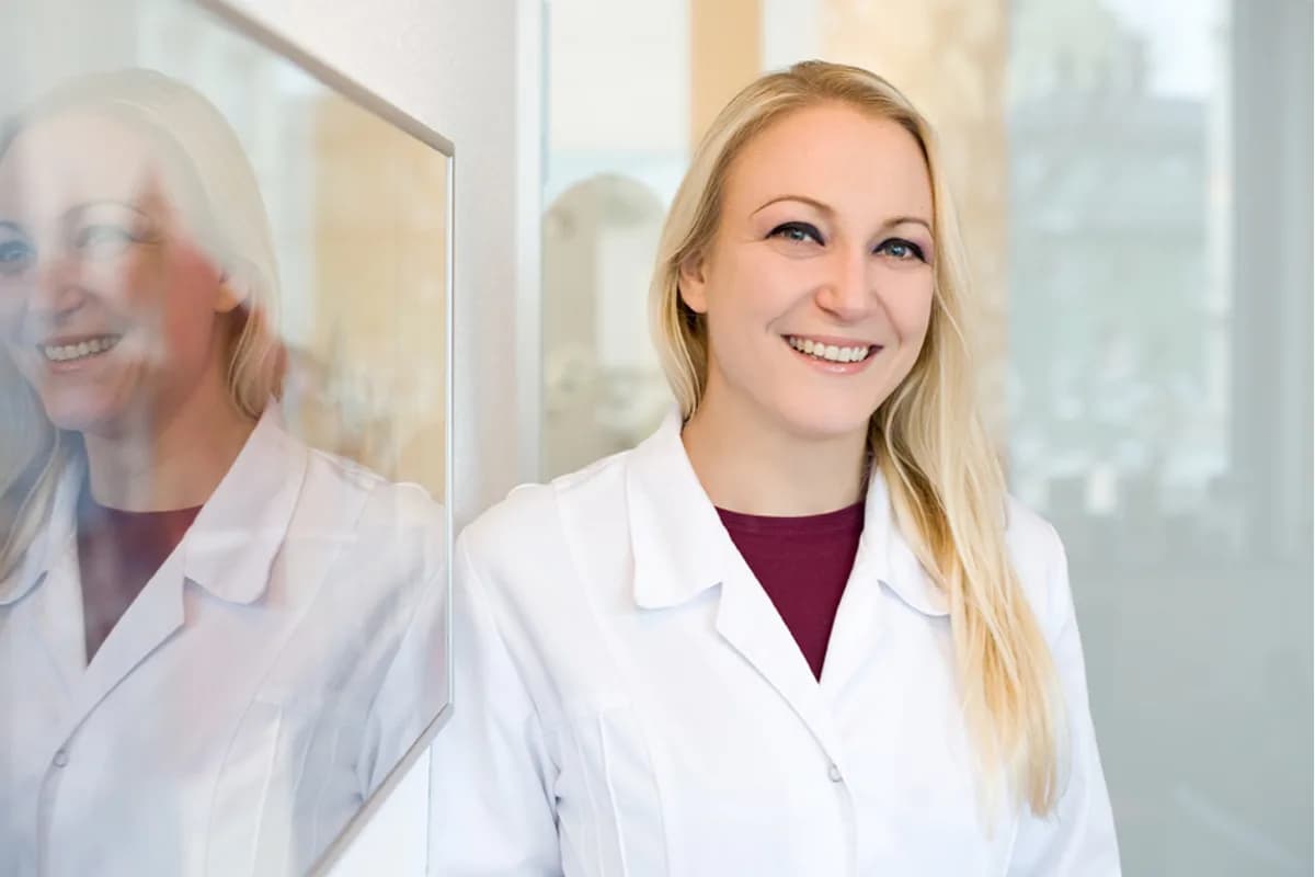 Dr. Glaudia Homsi الدكتورة كلوديا حمصي