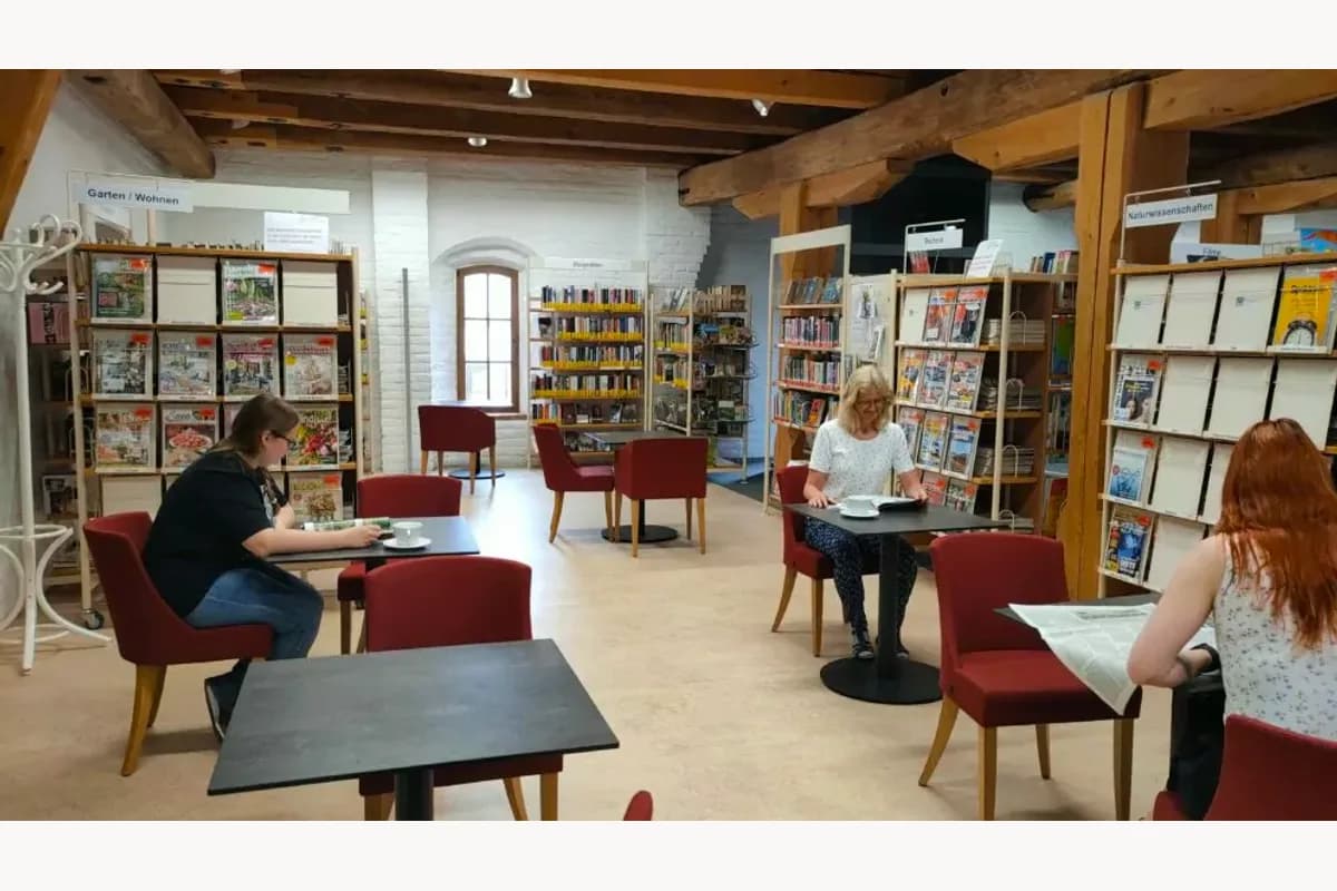 مكتبة مدينة لاندسهوت 2